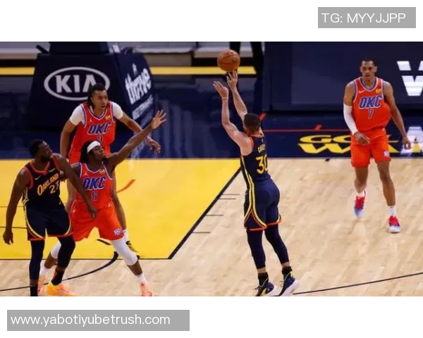 空间型中锋沃尔夫表现出色27号秀8投5中三分球4投3中贡献13分4篮板4助攻